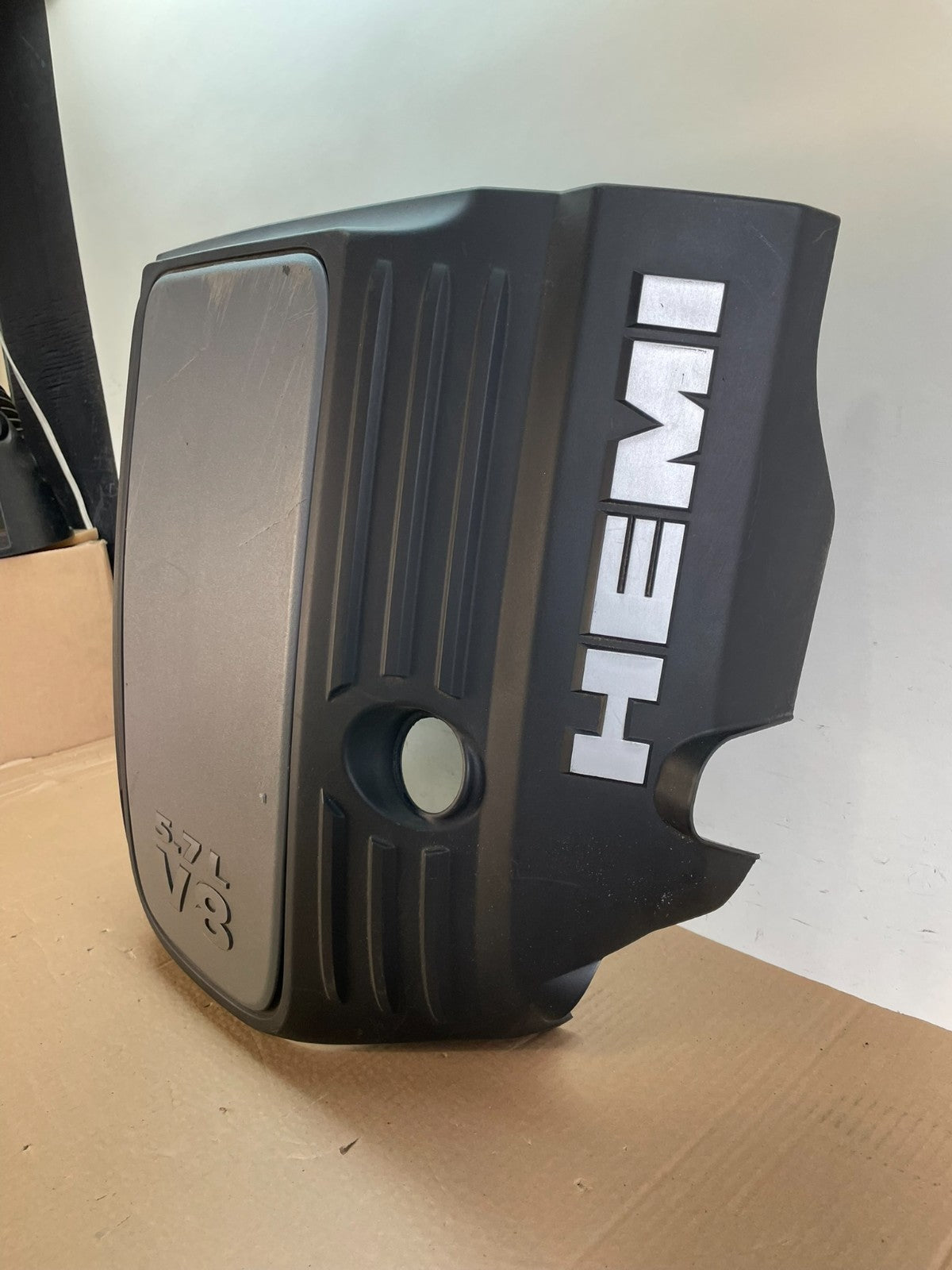2011 to 2016 Jeep Grand Cherokee 5.7L Hemi Engine Cover Plastic Shield AH6483 DG1