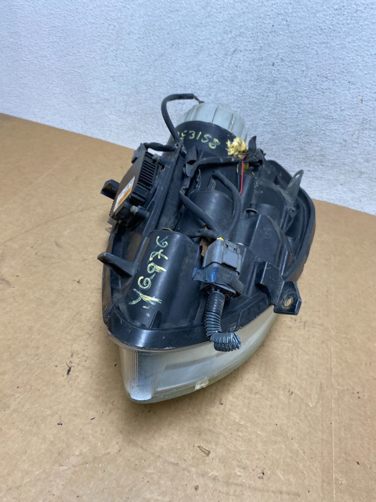 2004 to 2006 Nissan Maxima Left Driver Side Headlight Hid Xenon AE3158 DW7