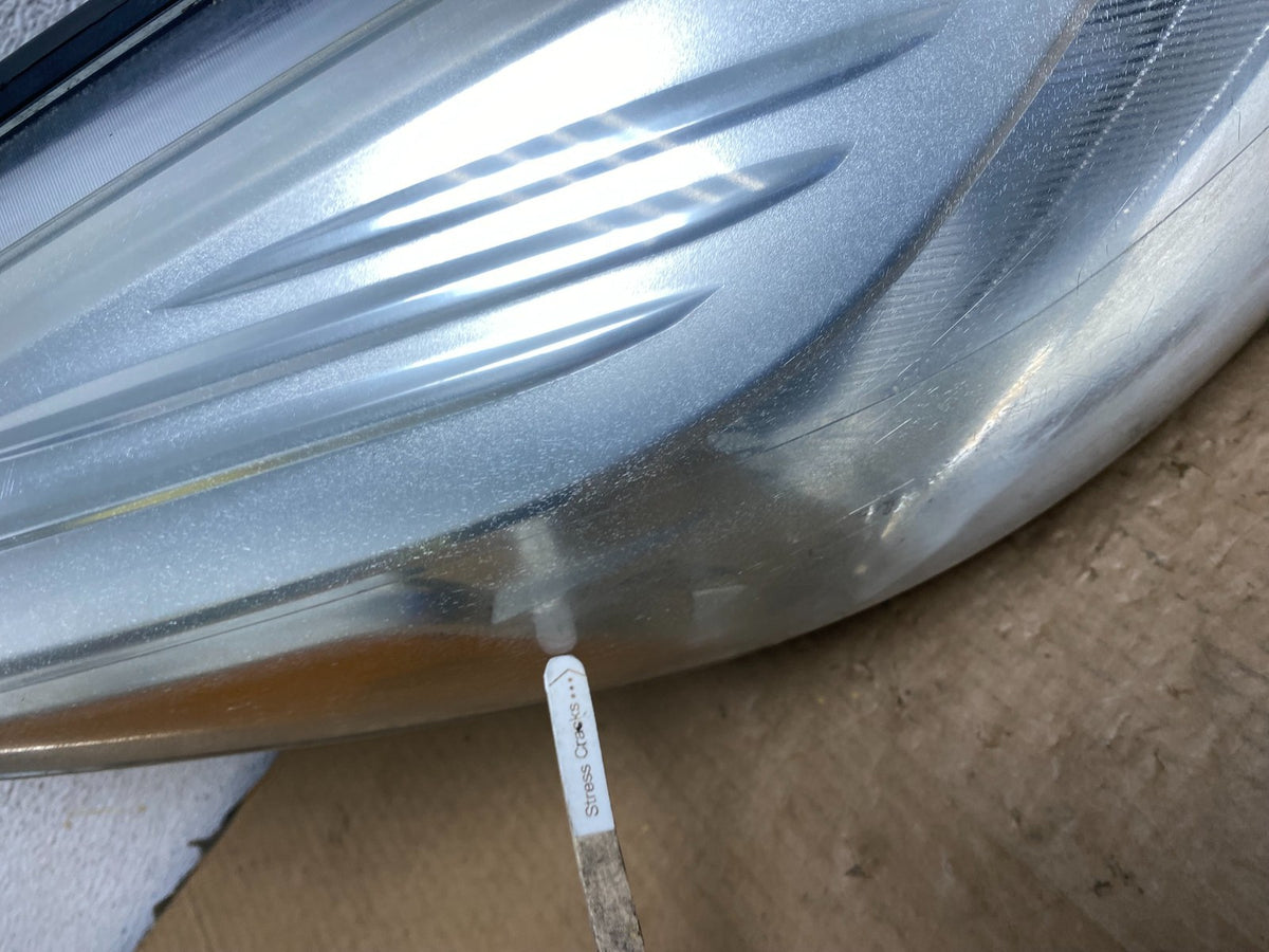 2013 - 2016 Ford Escape Headlight Right Passenger RH Side Halogen AI7885 DW4