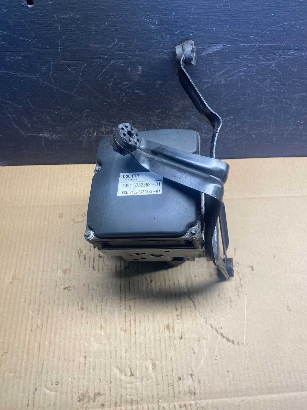 2007 to 2013 BMW X5 E70 ABS Anti-Lock Brake Pump Module AD0474 DG0