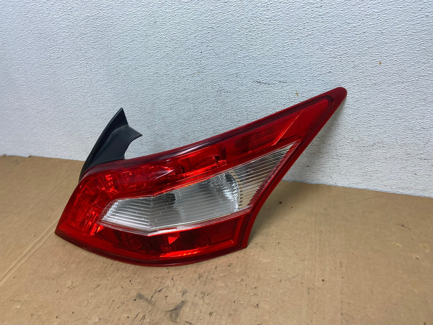 2009 2010 2011 Nissan Maxima Right Passenger RH Side Tail light AD3172 LK1