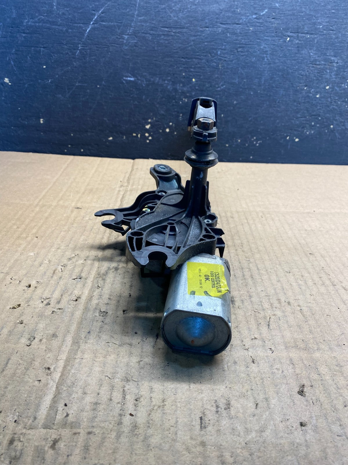 2013 to 2019 Ford Escape Rear Windshield Wiper Motor AA7738 DG4