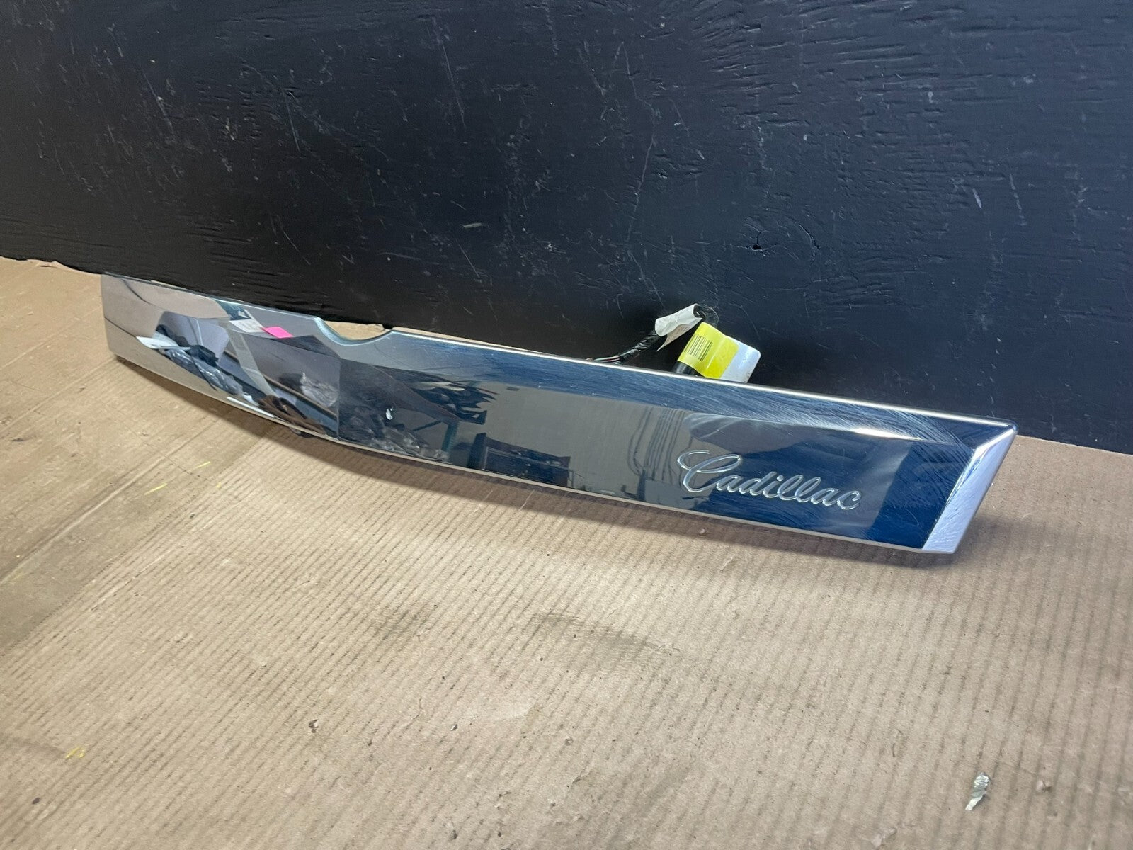 2010-2015 Cadillac SRX Rear Liftgate Tailgate Finish Molding W/ Camera D5193 DG11