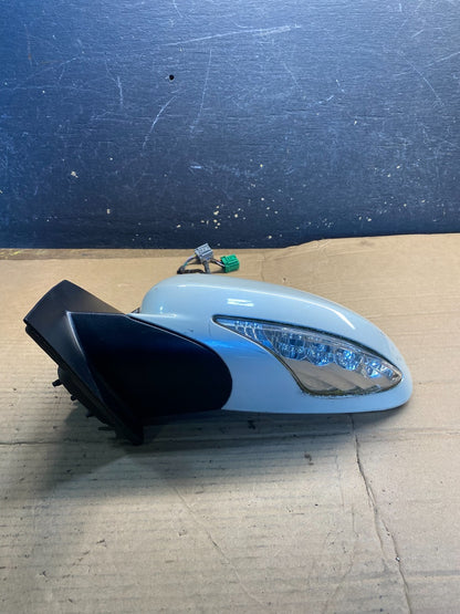 2008-2012 Buick Enclave Left Driver Heat Door Heated Mirror OEM AA5627 MS3