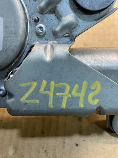 2004 to 2010 BMW X3 E83 Rear Windshield Wiper Motor OEM Z4742  DG7