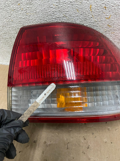 2001 to 2002 Honda Accord Sedan 4door Right Passenger Tail Light AJ1806 LK4