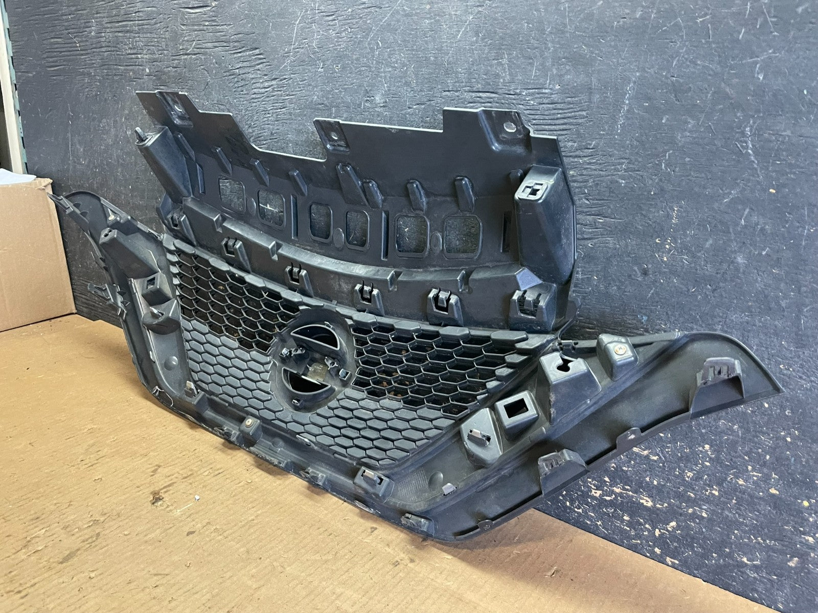 2014 - 2019 Nissan Versa Note Hatchback Front Upper Grill Grille Oem  aa5871 DG8