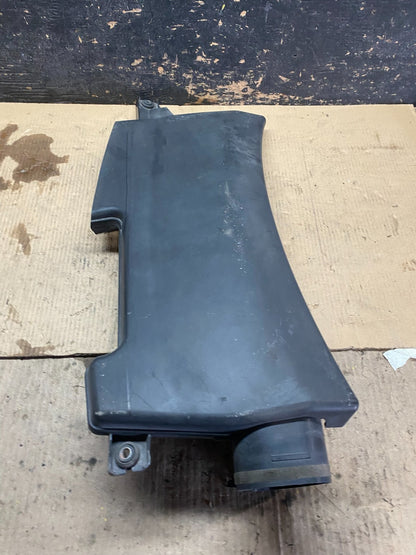 2006 to 2008 Infiniti M35 3.5L Front Air duct Inlet Tube OEM 16554-EG000 X31453