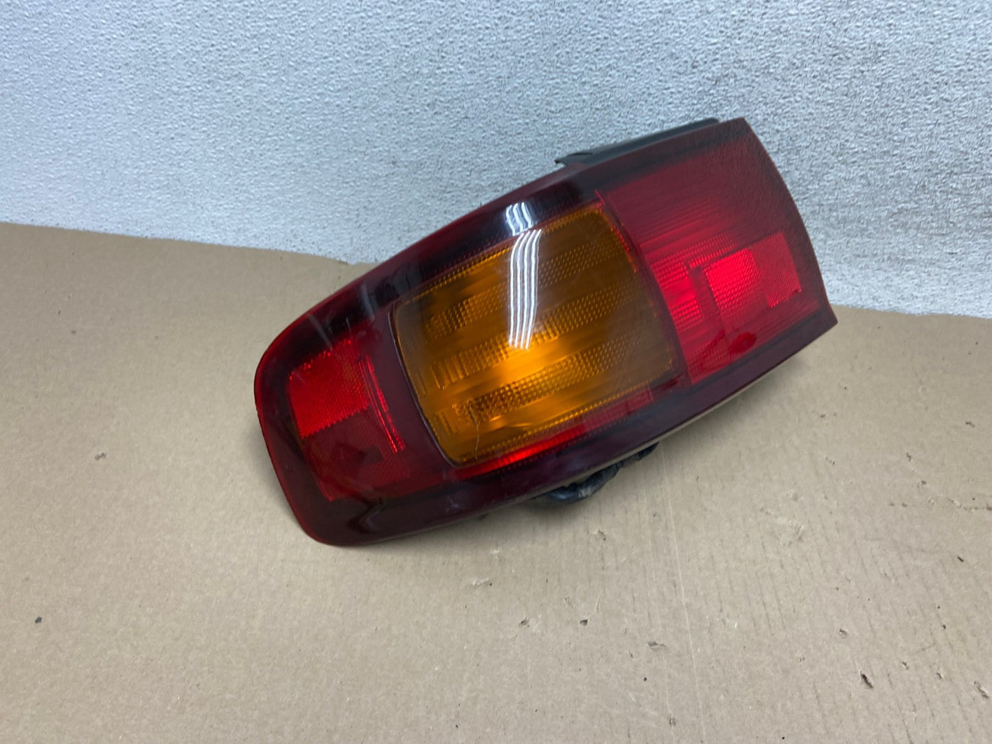 1995 - 1996 Toyota Camry Sedan Left Driver Side Lh Tail Light Lamp AG6840 LK2