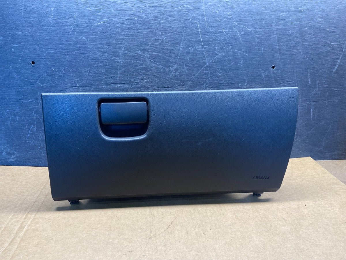 2016 to 2020 Chevrolet Malibu Right Passenger Side Glove Box AH6970 DG0
