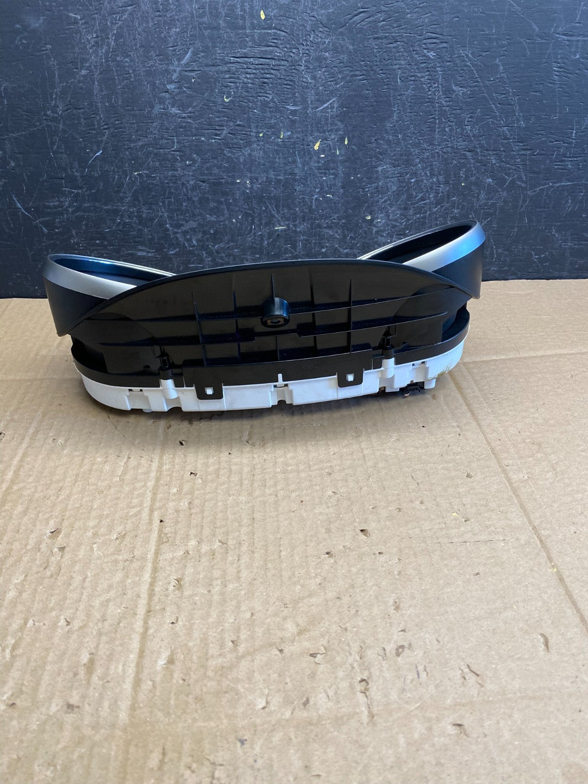 2011 Jeep Grand Cherokee 3.6L Speedometer Gauge Cluster AC9412 DG4