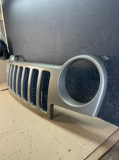 2002 2003 2004 Jeep Liberty Grill Grille Plastic ae3736 DG1