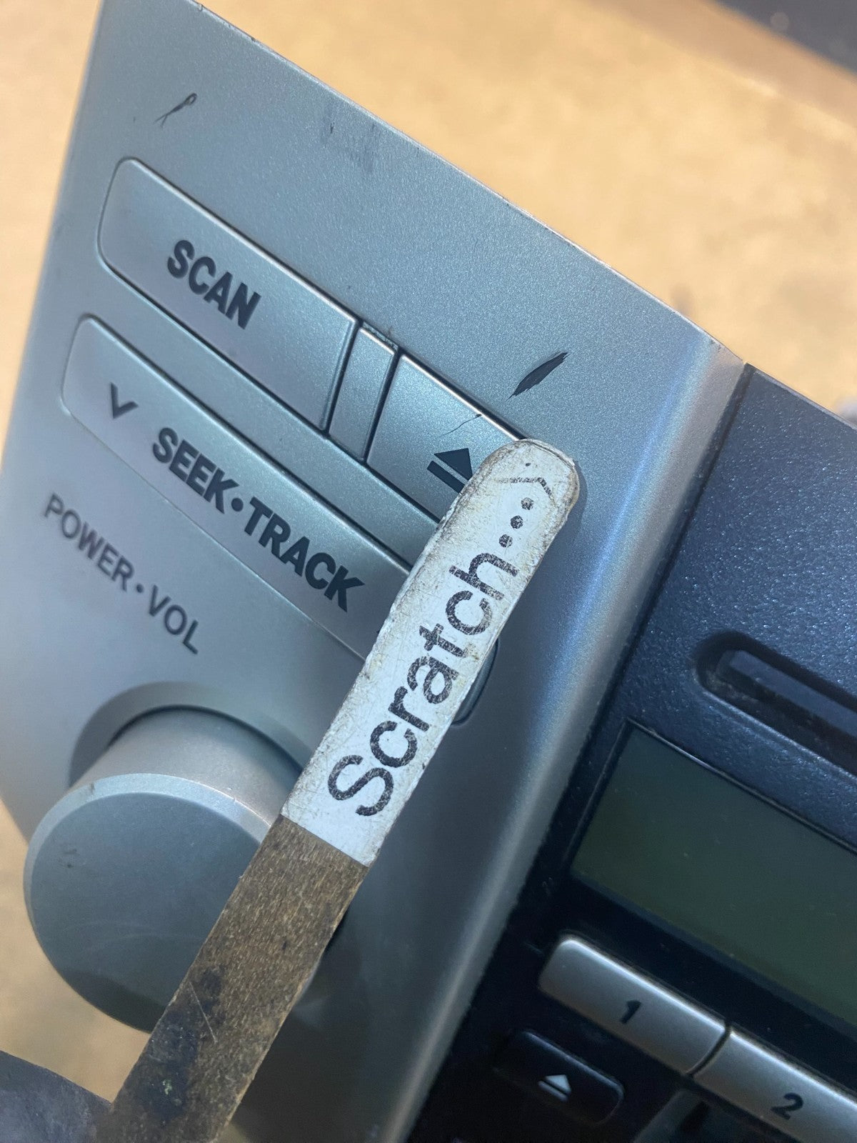 2004 2005 2006 Lexus RX330 Radio Casette AM-FM  CD Player OEM AA1792 DG2