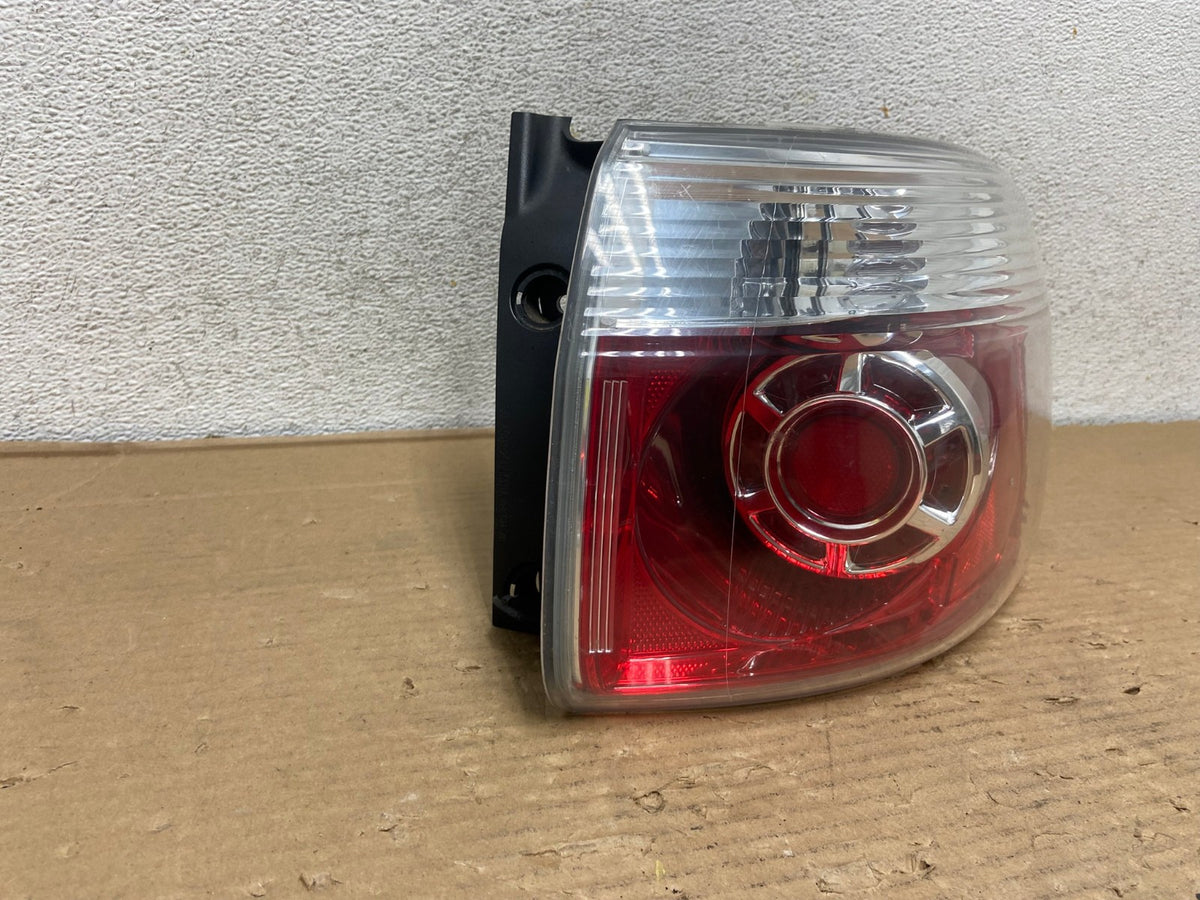2007 to 2012 GMC Acadia Halogen Tail Light Right Passenger RH Side AG9302 LK1