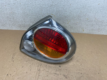 2002 2003 Nissan Maxima Right Passenger RH Side Tail Light Q1768 DW1