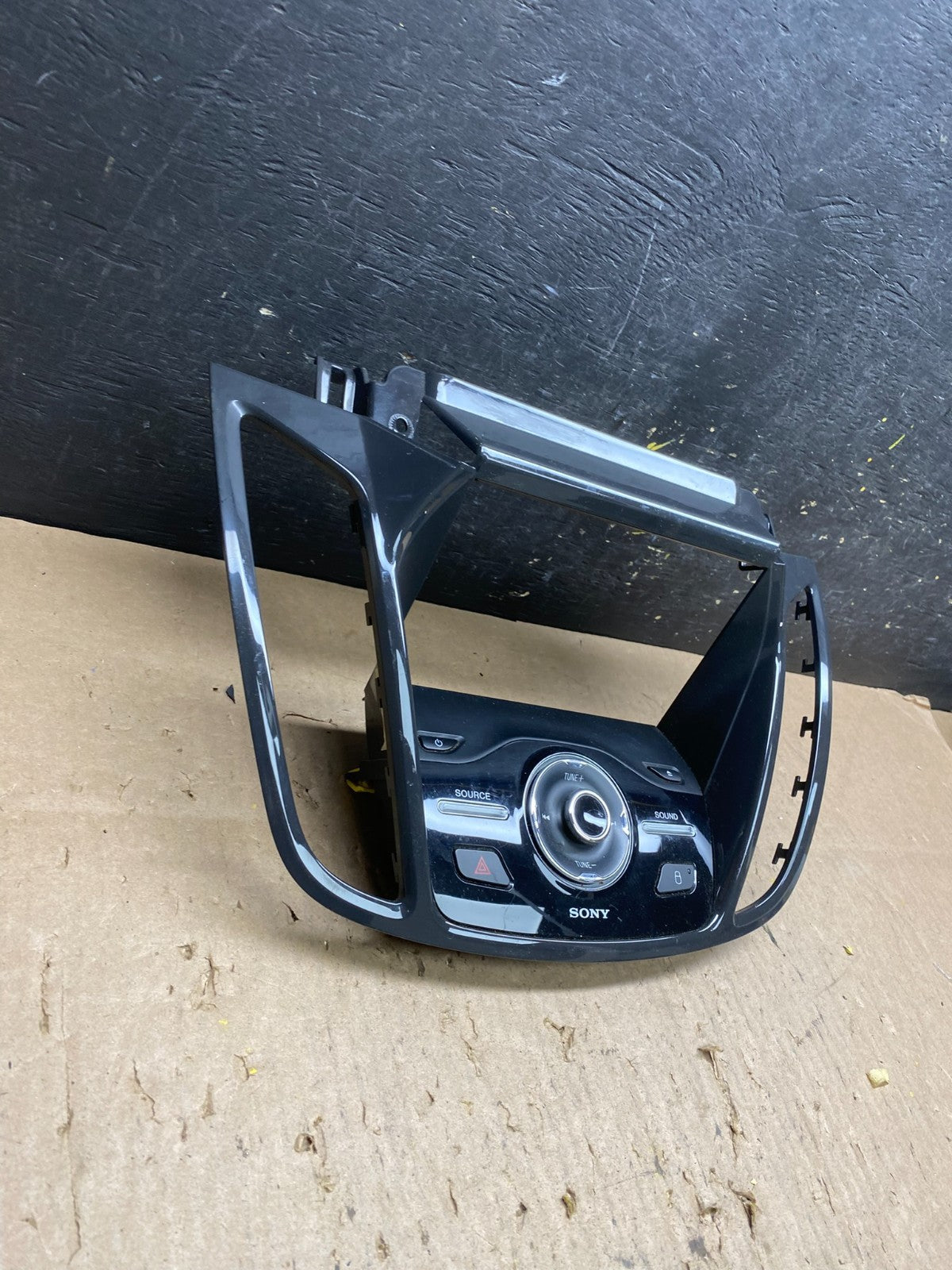 2013 to 2016 Ford Escape Dash Radio Control Panel Bezel CJ54-18835-CGW T5908 DG1