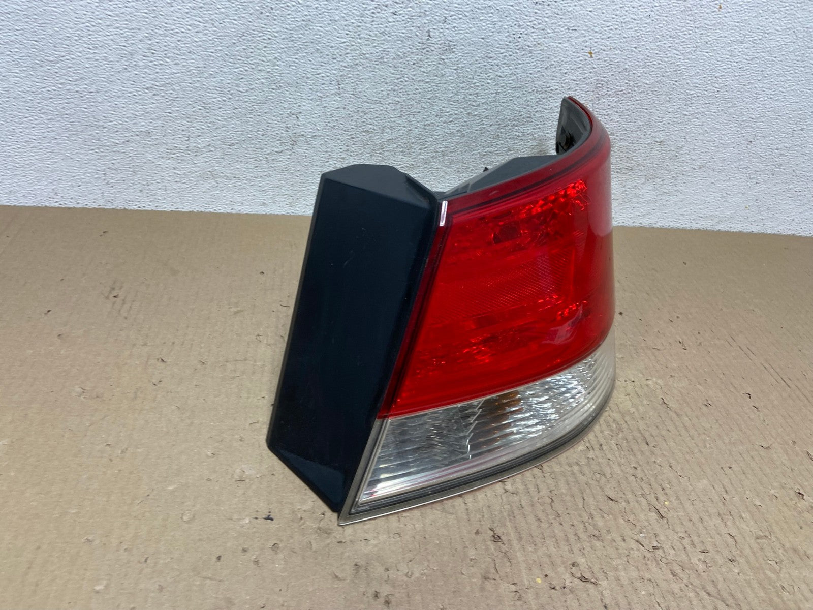 2010 to 2014 Subaru Legacy Right Passenger Rh Side Tail Light AF2833 LK2