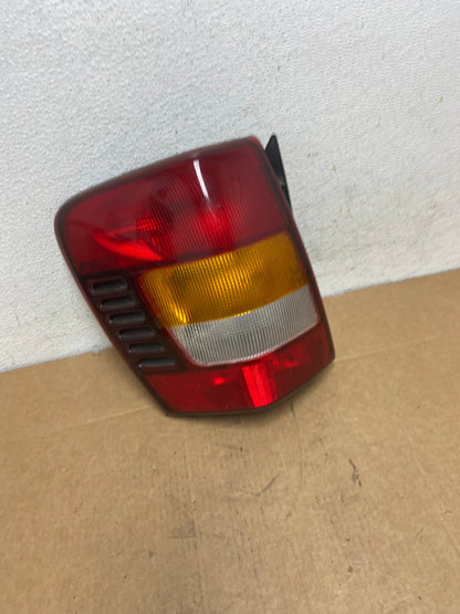 1999 - 2004 Jeep Grand Cherokee WJ Left Driver Lh Tail Light AD5471 LK2
