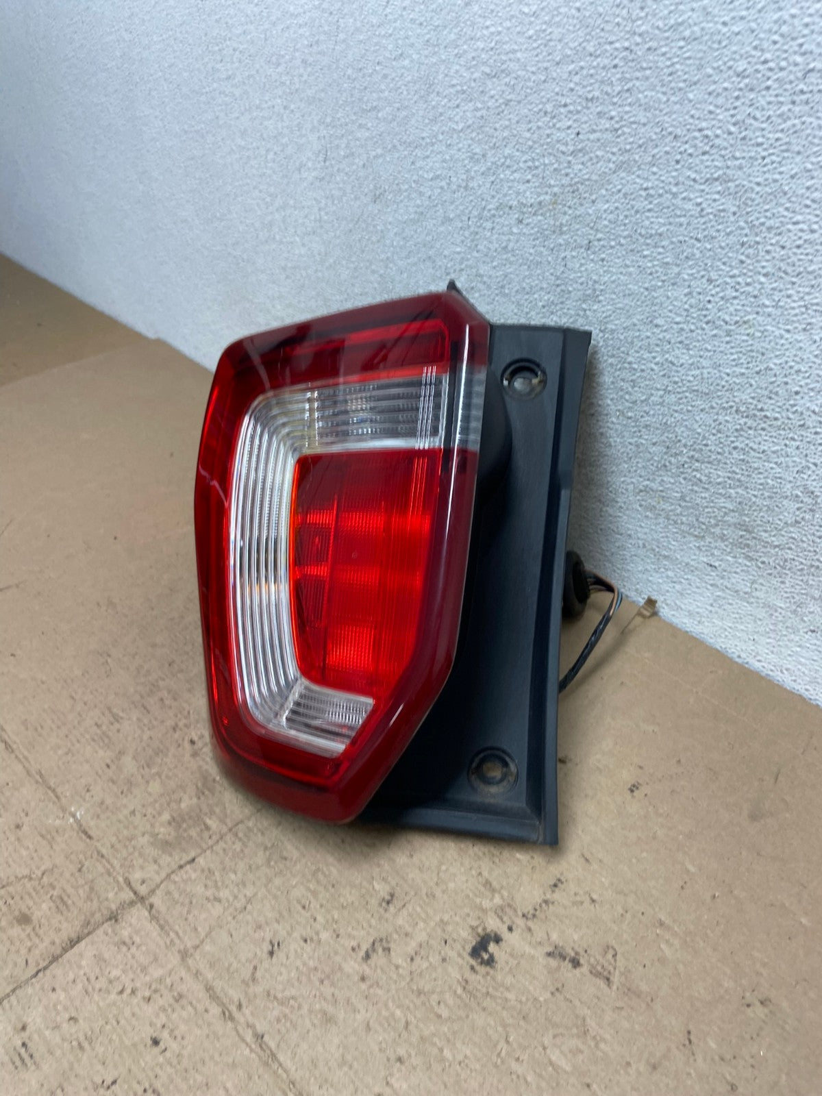 2016 to 2019 Ford Explorer Left Driver Lh Side Tail light AF5157 LK1