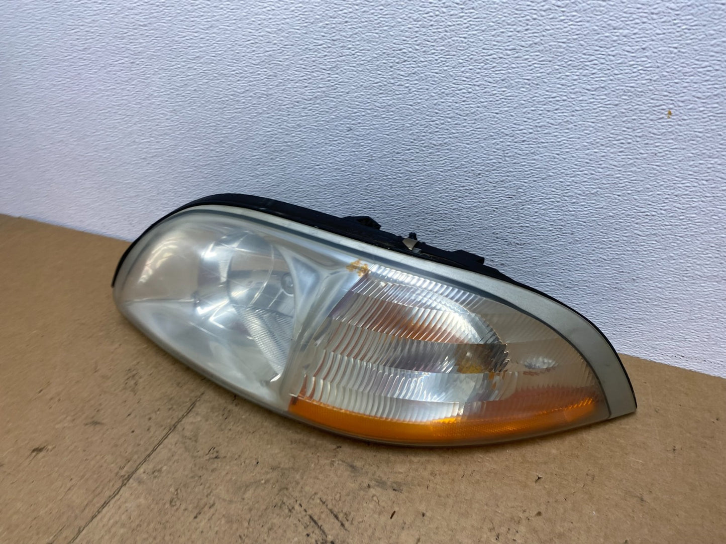 1999 to 2003 Ford Windstar Left Driver LH Halogen Headlight AC3636 DW1