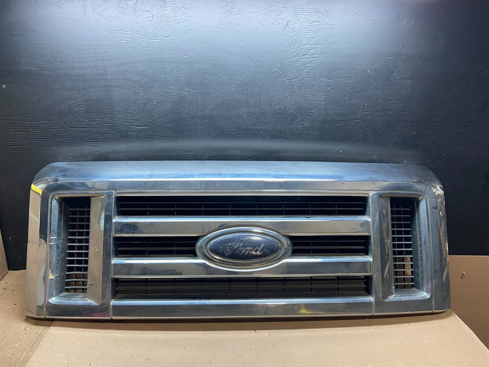 2008 to 2014 Ford Econoline E150 E250 Front Upper Chrome Grill Grille Oem E86040
