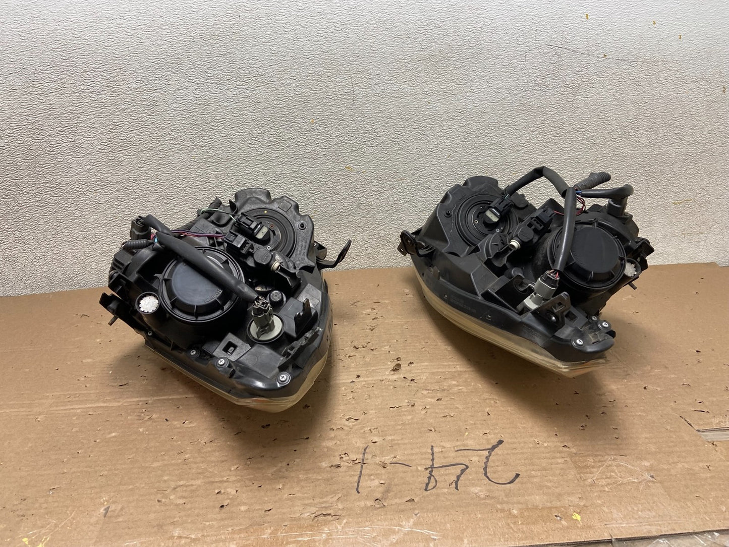 2009-2013 Nissan Rogue Left+Right Side Set Xenon Headlights OEM AB1544 DW11