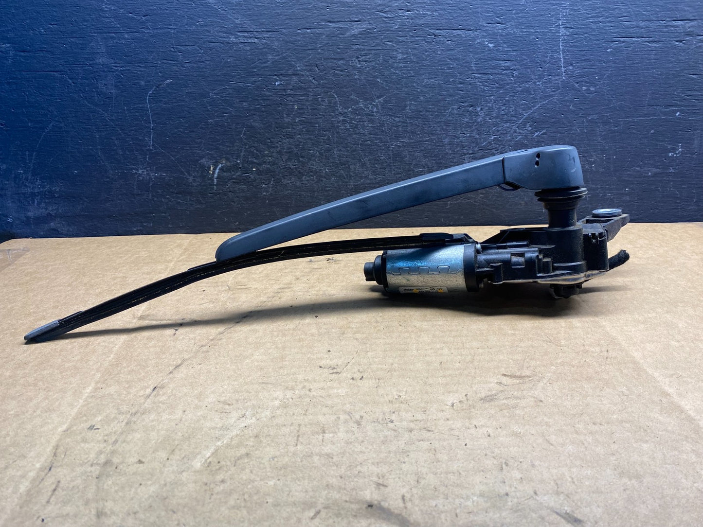 2007 to 2015 Audi Q7 Rear Windshield Washer Wiper Motor AD7524 DG3