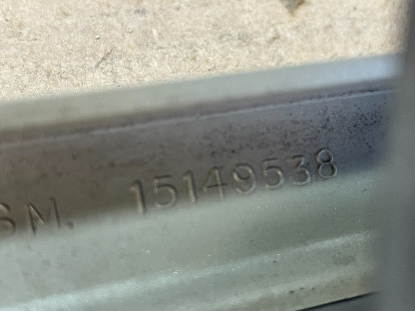 2002 to 2009 Gmc Envoy Front Upper Grill Grille AF8789 DG4