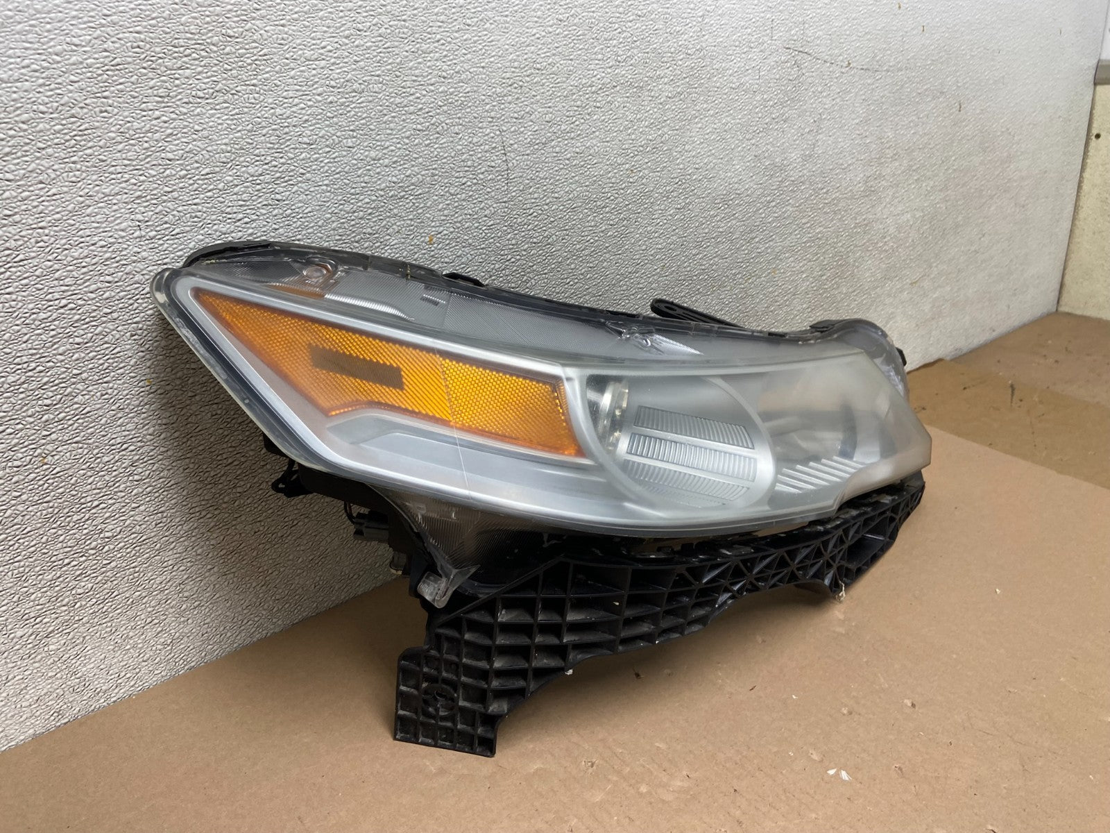 2012 to 2014 Acura TL Headlight Right Passenger Side Xenon HID AB4994 DW2