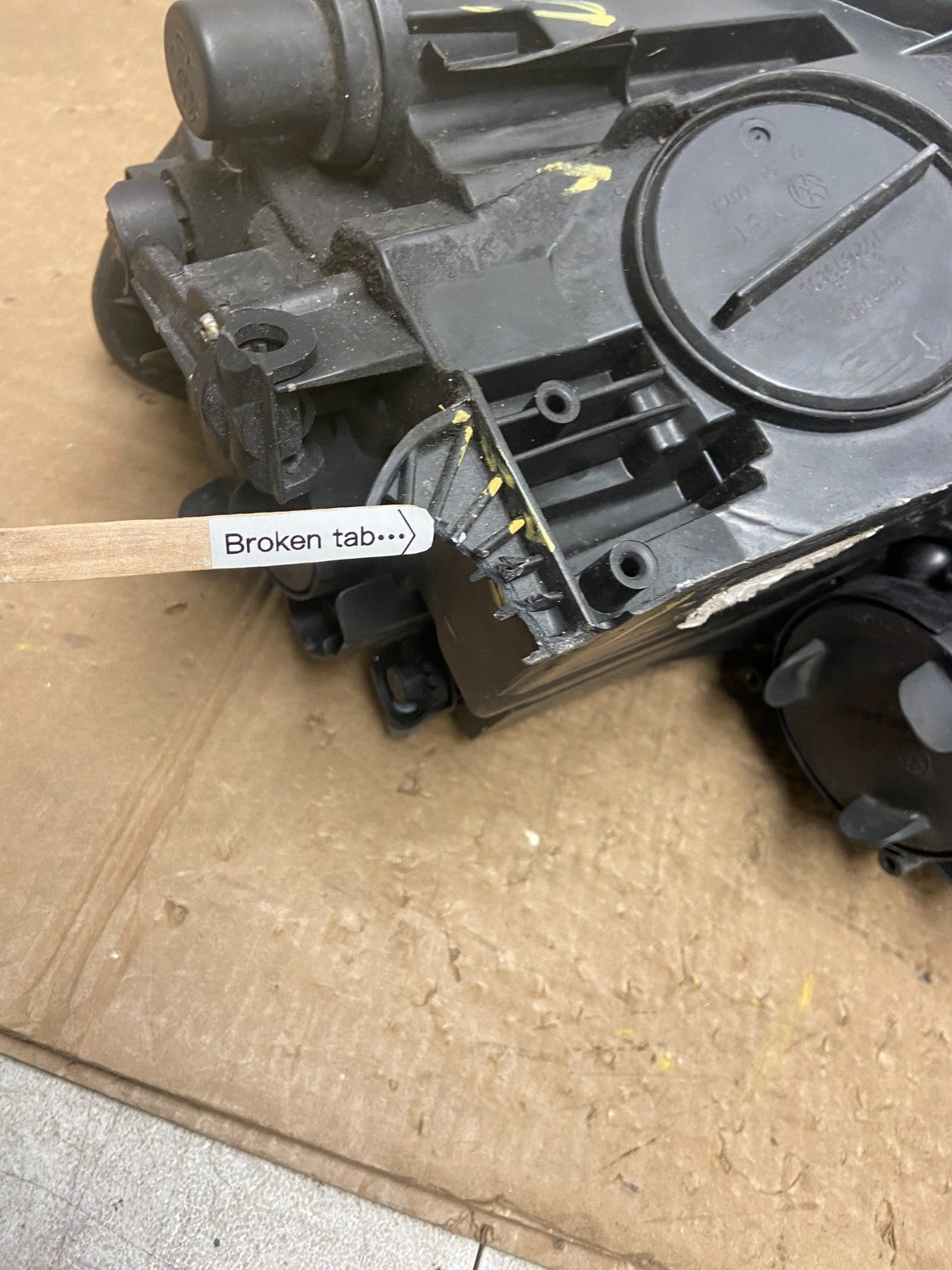 2012-2015 Volkswagen Passat Right Passenger RH  Halogen Headlight OEM Y8320 DW5