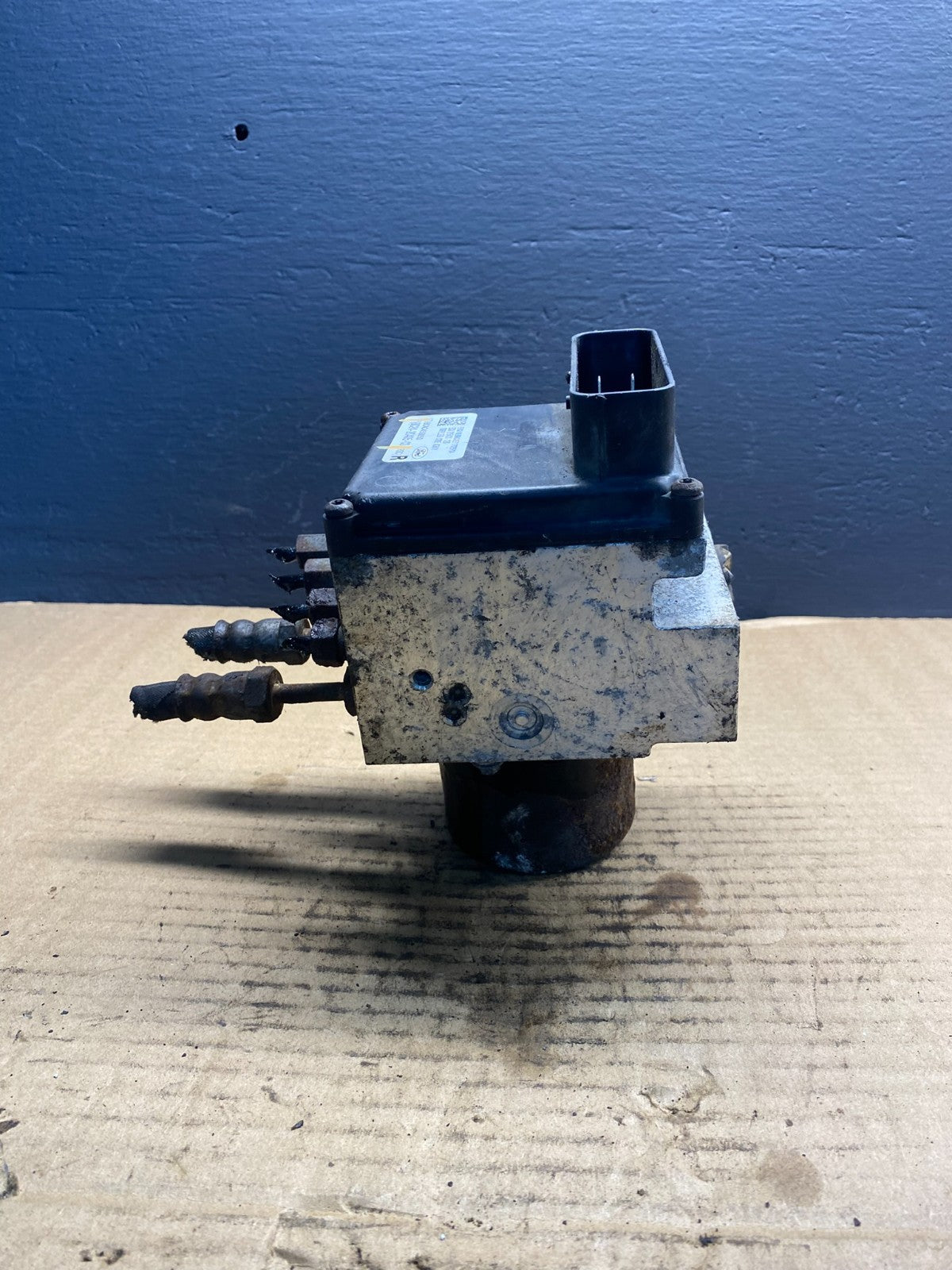 2011 - 2014 Ford E250 E350 Van  ABS Anti Lock Brake Pump Module Oem AB7143 DG2