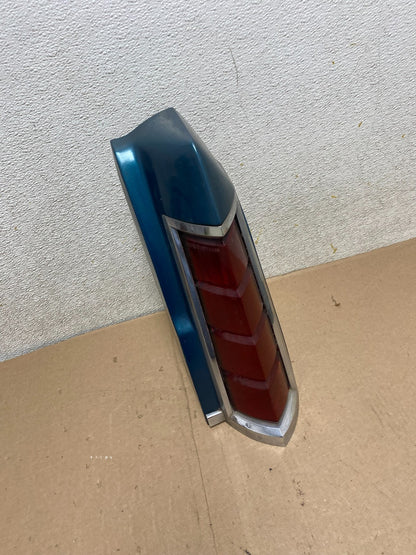 1980 to 1983 Lincoln Mark VI Right Passenger RH Side Tail Light Q4159 DW2