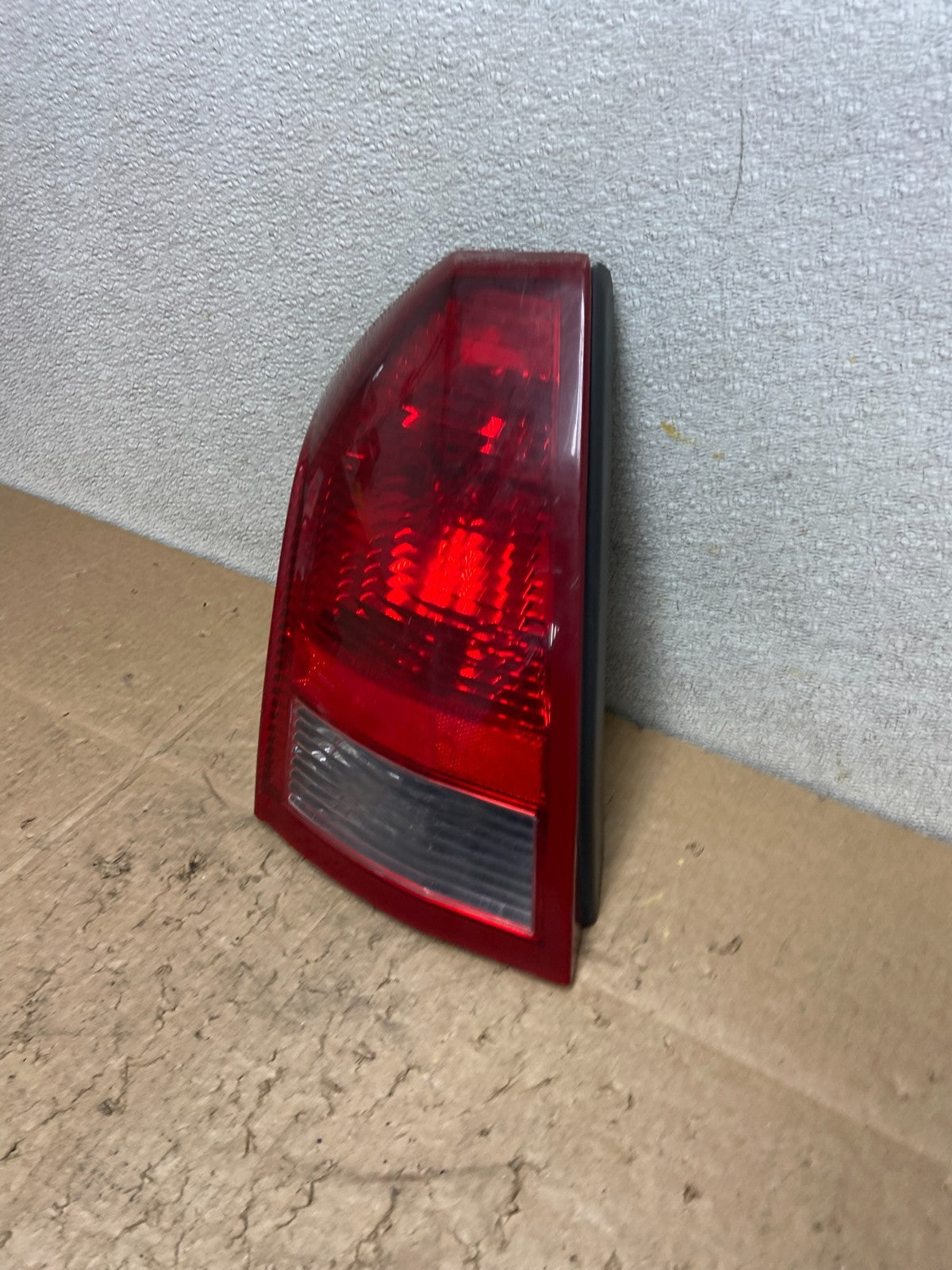 2005 - 2007 Chrysler 300 Left Driver Lh Side Tail Light Z1083 DW1