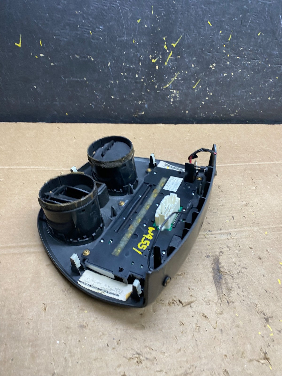 2006-2008 Mitsubishi Eclipse AM FM Radio CD Player Display Stereo Panel W9551 DG5