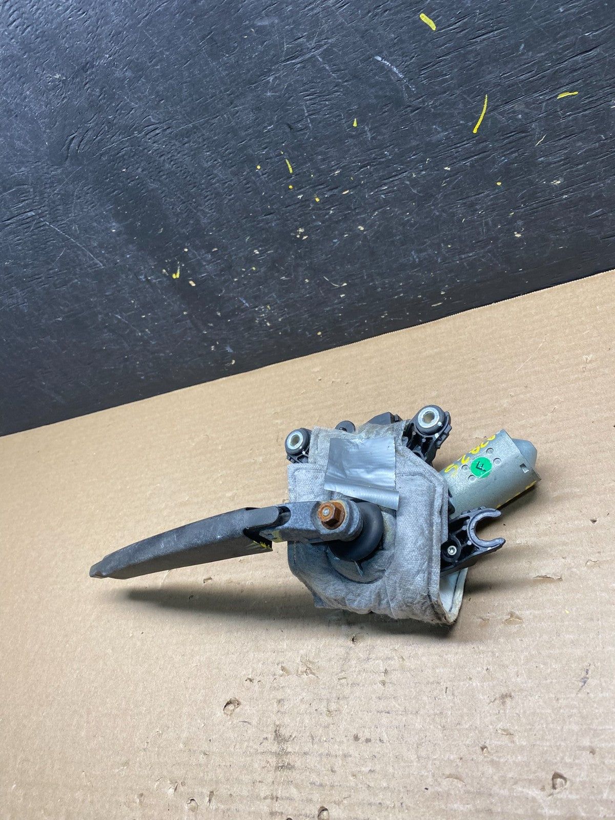 2013-2016 Nissan Pathfinder Back Door Rear Wiper Motor Wiper Blade S2826 DG1