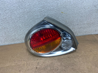 2002 2003 Nissan Maxima Left Driver Lh Side Tail Light Y5809 DG0