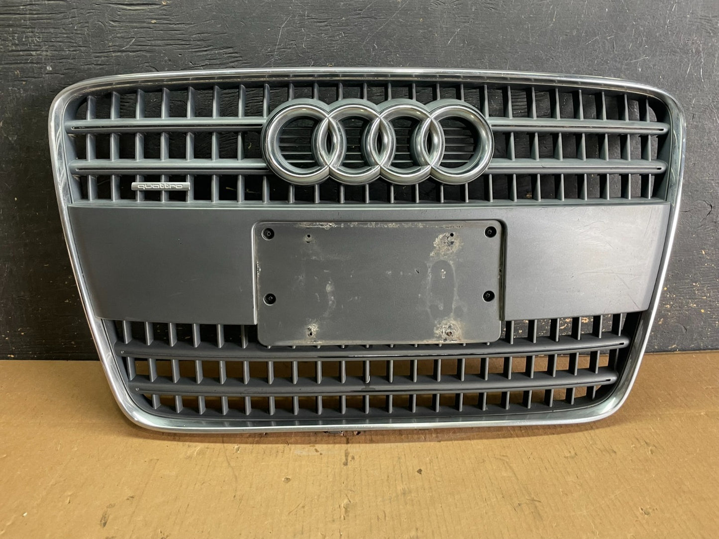 2007 2008 2009 Audi Q7 Front Upper Grill Grille  OEM AA2278 DG0