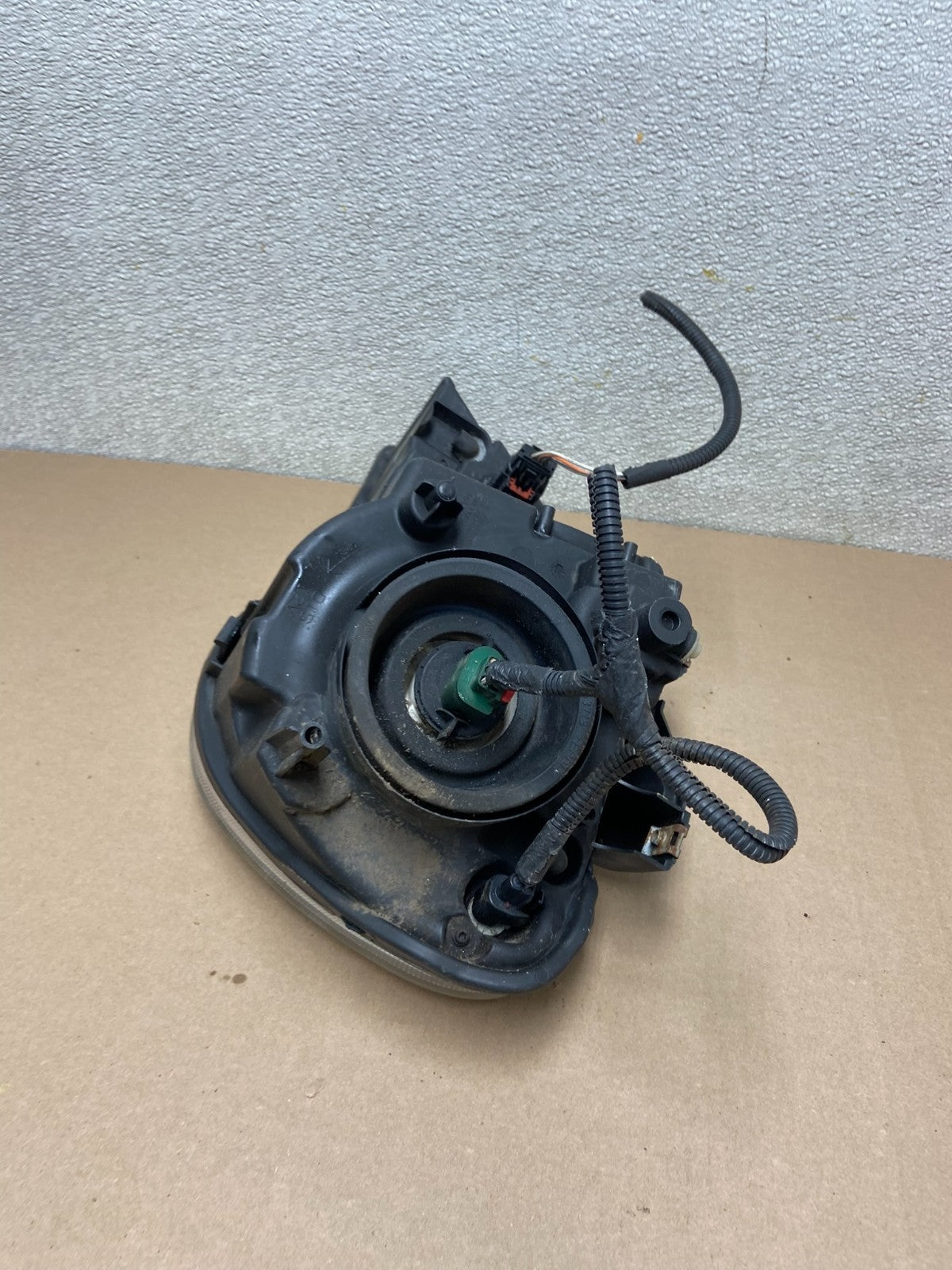 2007 to 2008 Chrysler Pacifica Right Passenger Halogen Headlight Oem AB4975 DG7