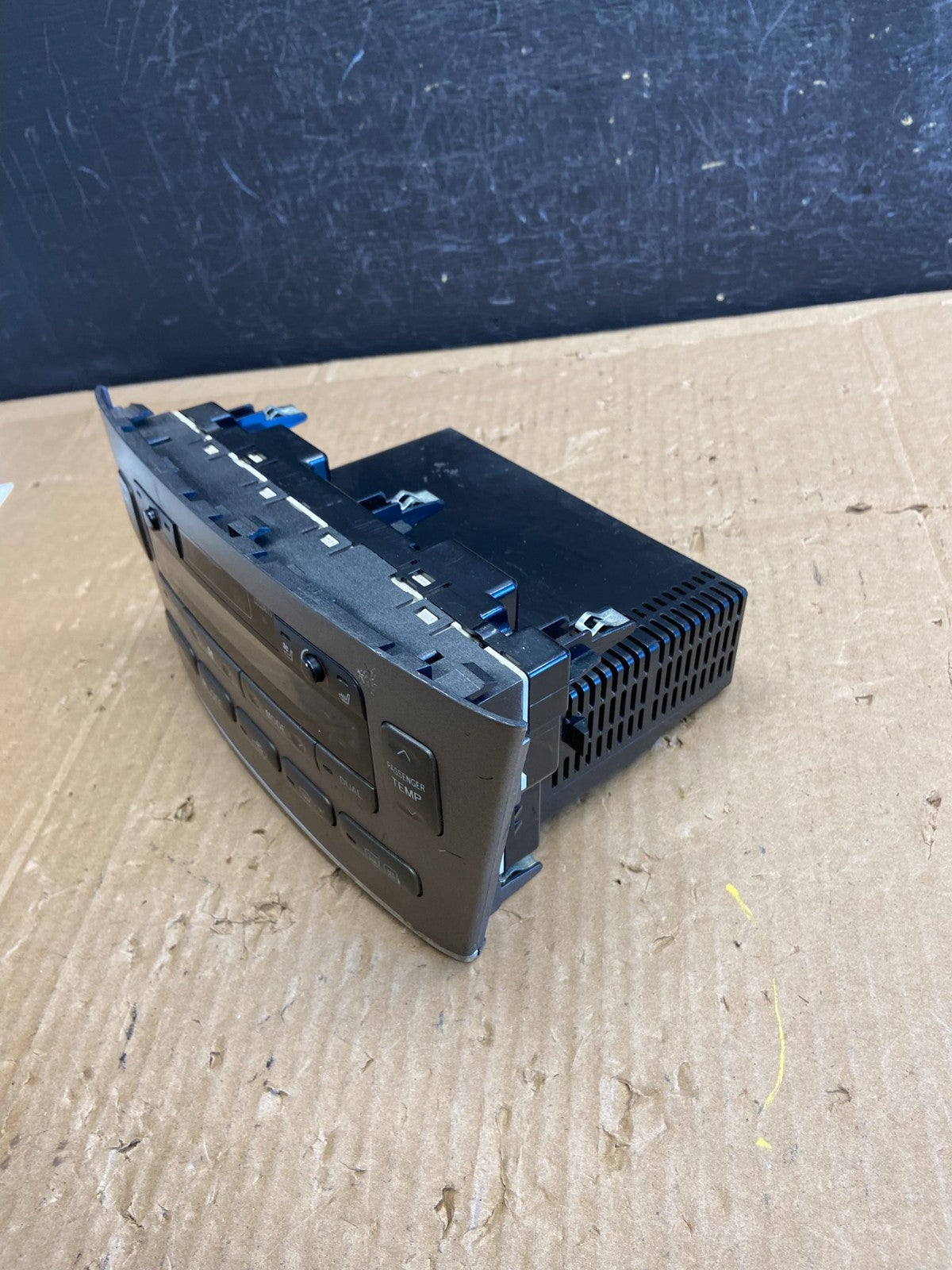 2002 - 2003 Lexus ES300 Center Dash A/C AC Heater Climate Control Unit ad6785 DG4