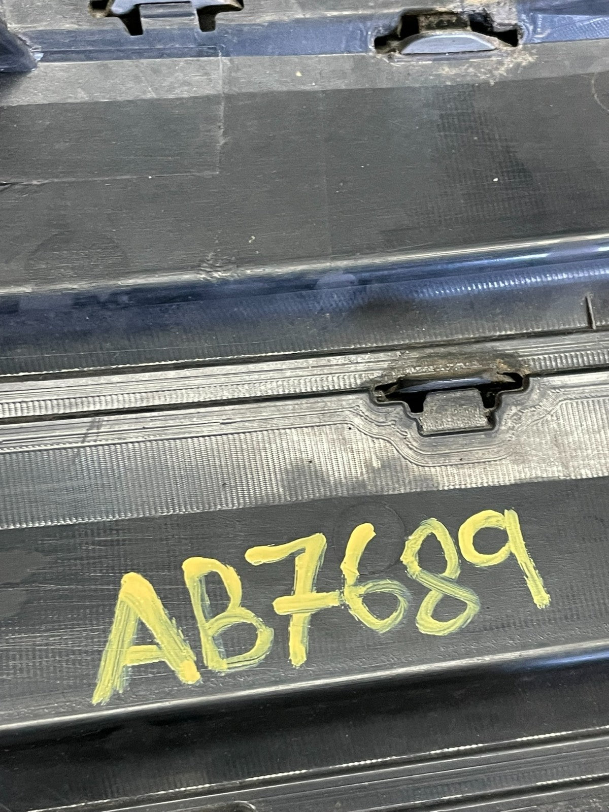 2017 2018 Hyundai Elantra Front Upper Grille Grill Oem AB7689 MS9