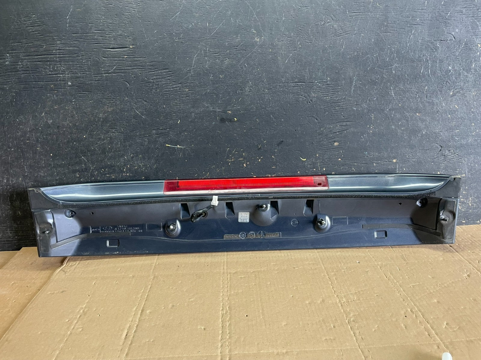 2005 to 2011 Hyundai Accent Trunk Lid Hatch 3rd Brake Light Spoiler AA8866 DG7