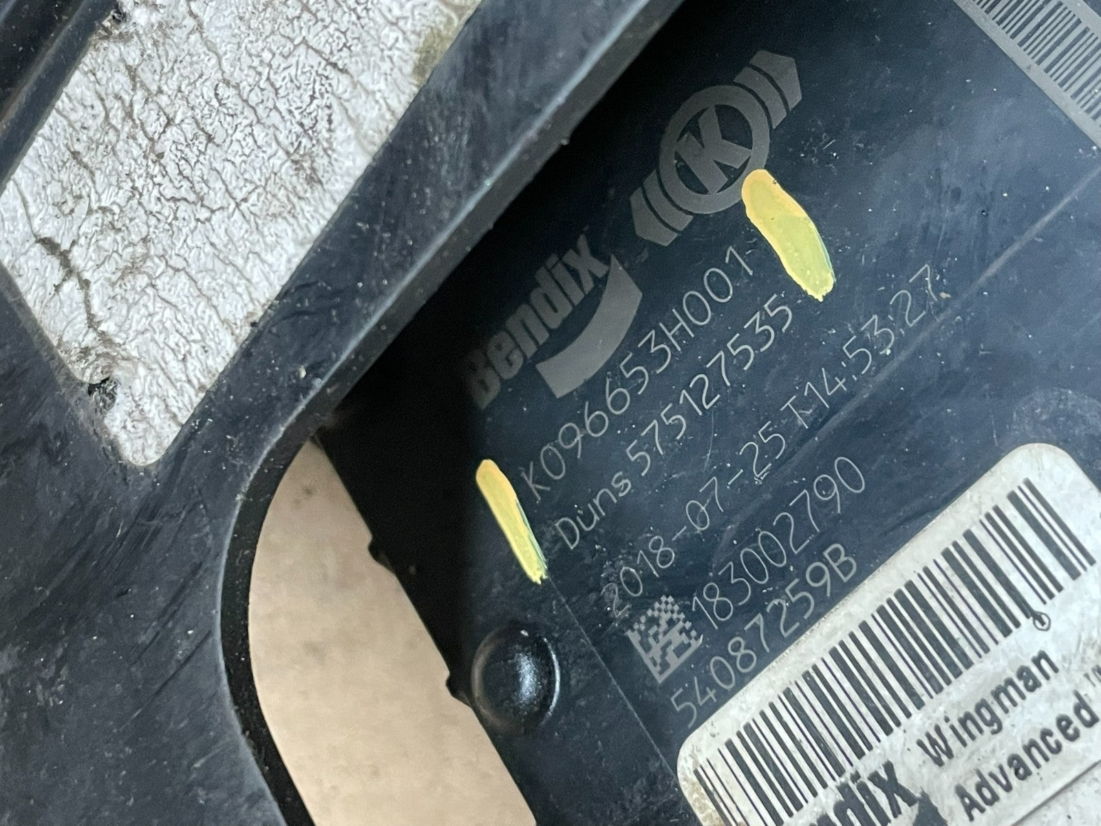 Bendix Paccar K096653H001 Wingman Front Radar Anti Collision Module AA2334 DG6