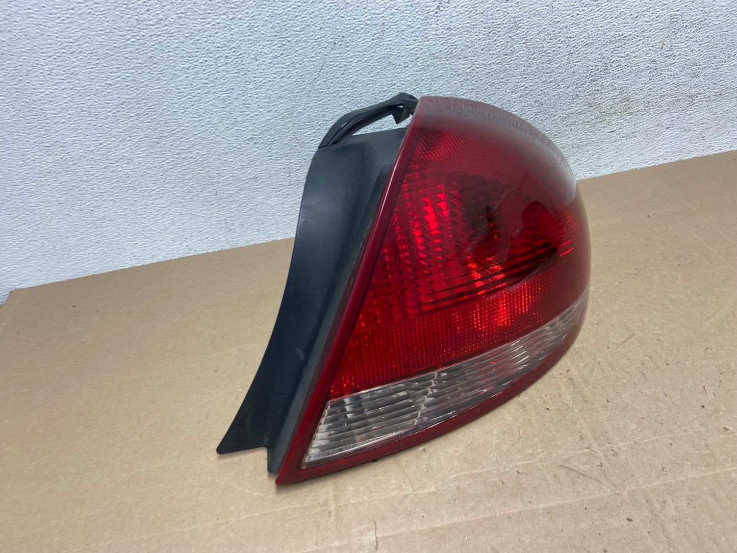2004 2005 2006 2007 Ford Taurus Right Passenger Side Tail Light AE5040 LK2