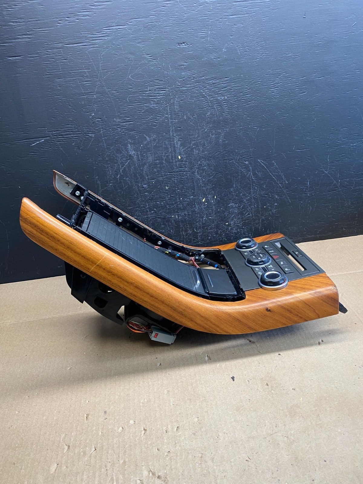 2010-2013 Land Rover Sport Center Climate Console Control Shifter Trim AC6234 DG4