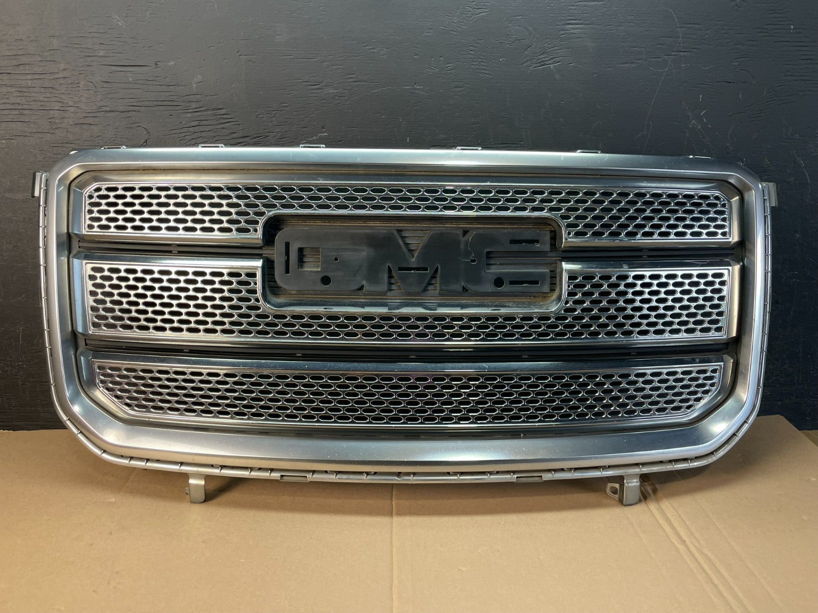 2013 2014 2015 GMC Acadia Denali Front Upper Grill Grille AD8322 DG0
