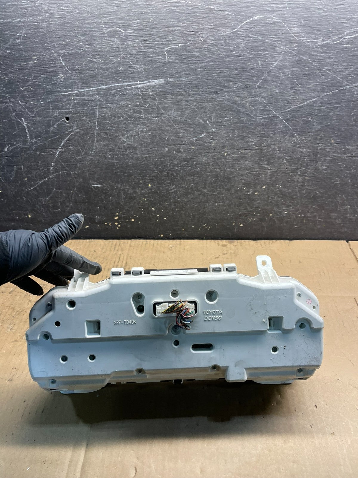 2006  Toyota Sienna Speedometer Cluster Gauge w7070 DG5