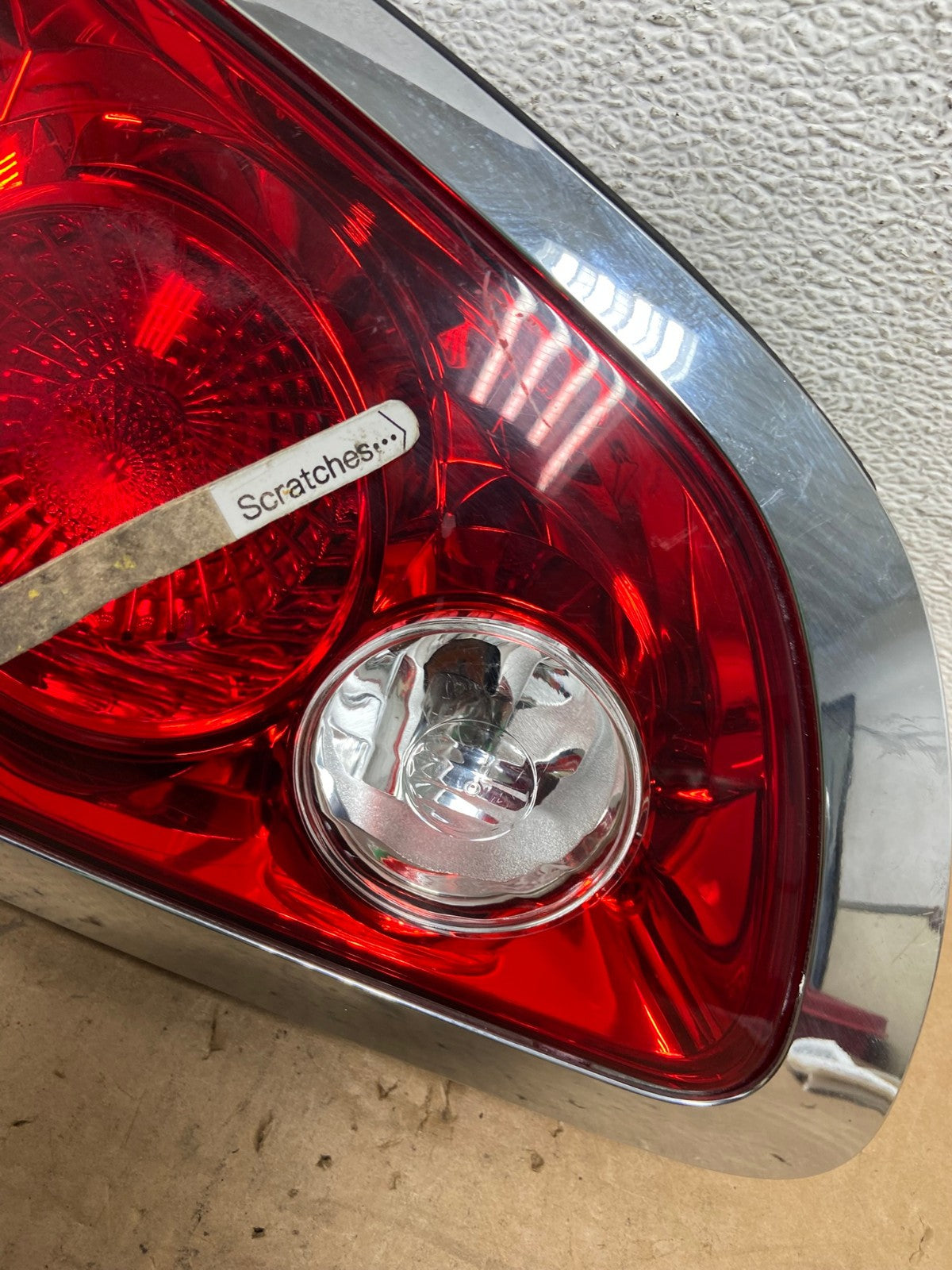 2008 - 2012 Buick Enclave Left Driver Lh Inner Tail Light AD3209 LK3