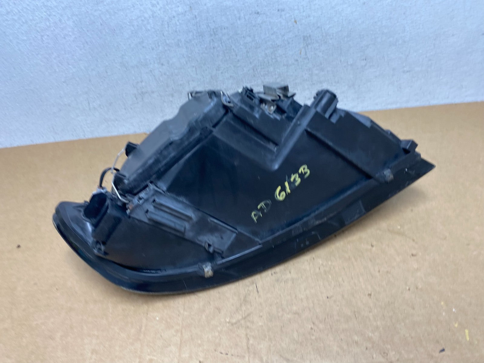 2004 to 2007 Volvo S40 Left Driver LH Side Headlight AD6133 DW8