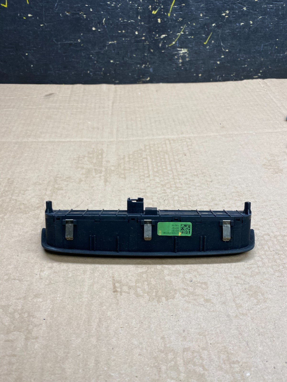 2015 to 2018 Jeep Renegade Center Console Hazard Emergency Light Switch Y8161 DG4