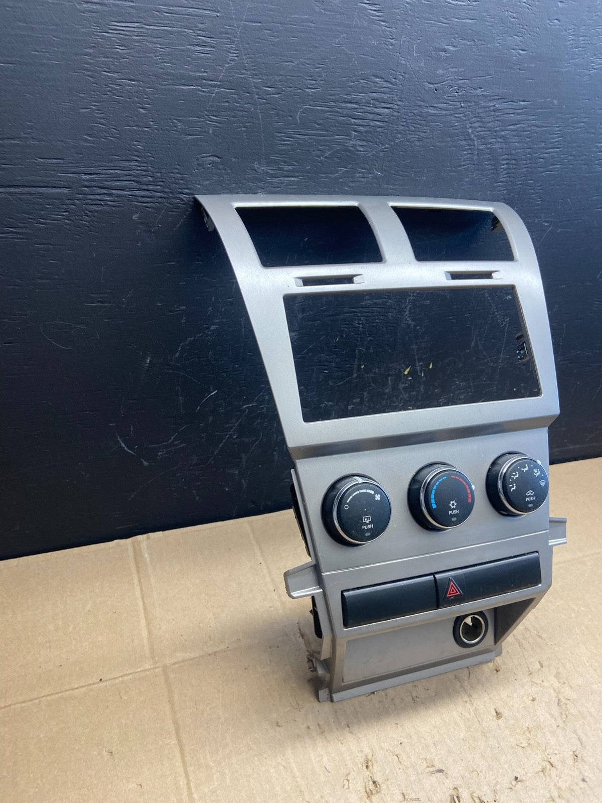 2008 2010 Dodge Avenger Center Dash A/C AC Climate Control Bezel Trim AB96722